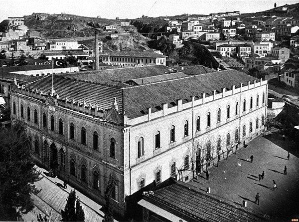 2. İzmir’de ilk örneği uygulanan fuarcılık faaliyetinin, ikincisi 4 Eylül 1927 tarihinde gerçekleşir.