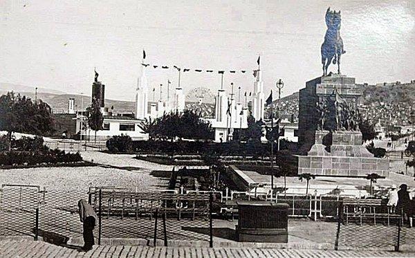 3. 1933 yılında “9 Eylül Panayırı” adıyla bugünkü Cumhuriyet Meydanı’nda ulusal mahiyette bir sergi gerçekleştirilir.