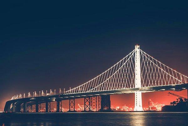 5. San Francisco-Oakland Körfez Köprüsü: A.B.D