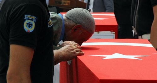 Adana şehitlerine ağladı