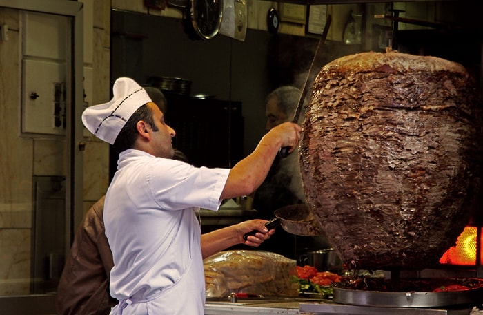 Dillere Destan Lezzetleriyle Döner Geleneğini Yaşatan İstanbul'daki En İyi 11 Dönerci