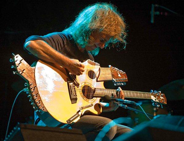 15. Pet Metheny'nin 42 telli Pikasso gitarı