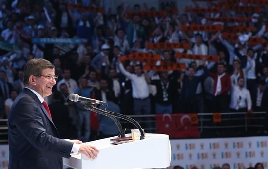 Davutoğlu Yeniden Genel Başkan