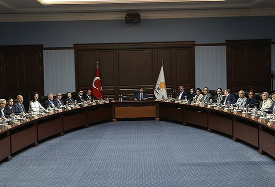 AK Parti'de Yeni MYK