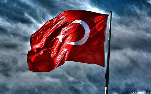 8. Türk Bayrağında en ve boyun birlerine oranı nedir?