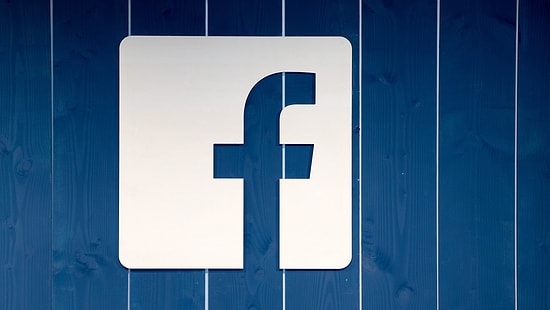 Almanya'dan Facebook'a 'Irkçılık' Uyarısı