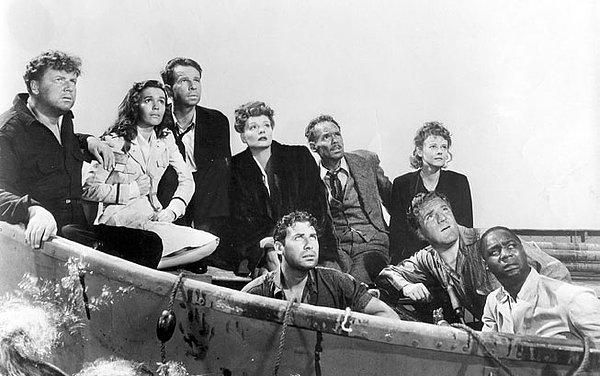 9. 1944'te çekilen Yaşamak İstiyoruz(Lifeboat) filmine ait bu karede yer alan isimler: Walter Slezak, Mary Anderson, Hume Cronyn, Tallulah Bankhead, John Hodiak, Henry Hull, Heather Angel, William Bendix, Canada Lee.