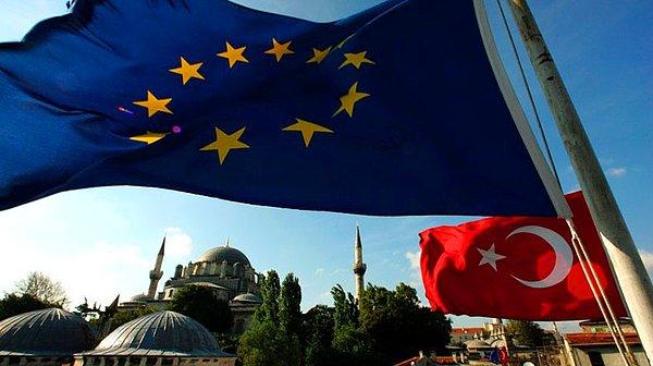En geç Ekim 2016'de Türkiye vatandaşları vizesi olarak Avrupa'ya seyahat edebilecekler.