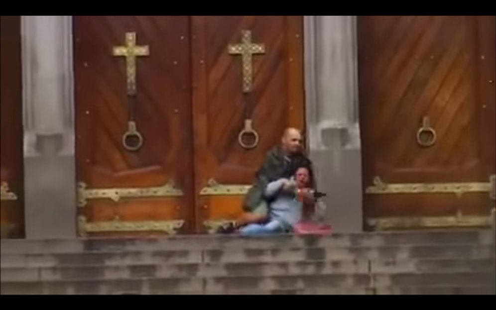 Bir Rehineyi Kurtarırken Hayatını Kaybeden Evsiz Adam, Ulusal Kahraman İlan Edildi