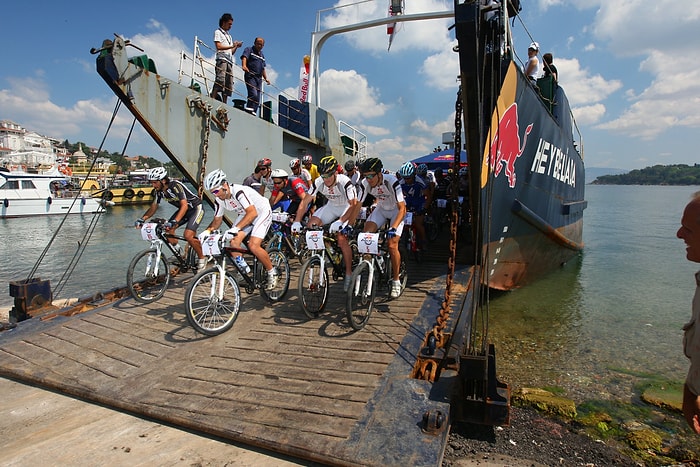 Bisiklet Tutkunlarını İstanbul Adalar'da Bekleyen Muhteşem Yarış: Redbull Geç Kalma