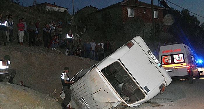 Tarım İşçilerini Taşıyan Araç Kaza Yaptı: 3 Ölü