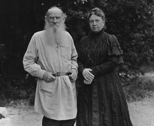 3. Tolstoy’un bazı karakterleri bulundukları topluma uyum sağlayamıyordu.