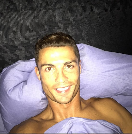 Irina Shayk'tan Sonra Toparlanamayıp "Aranmaya" Başlayan Ronaldo'dan 23 Garip Selfie
