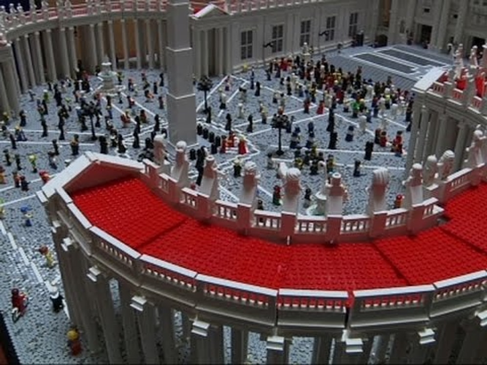 Yarım Milyondan Fazla Lego Kullanılarak Yapılan Devasa Vatikan Maketi