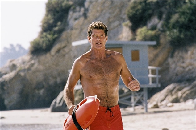 3. Los Angeles Country'nin cankurtaran ekibini konu alan dizi ekibin başı olan Mitch Buchannon'ın (David Hasselhoff) etrafında şekilleniyordu.