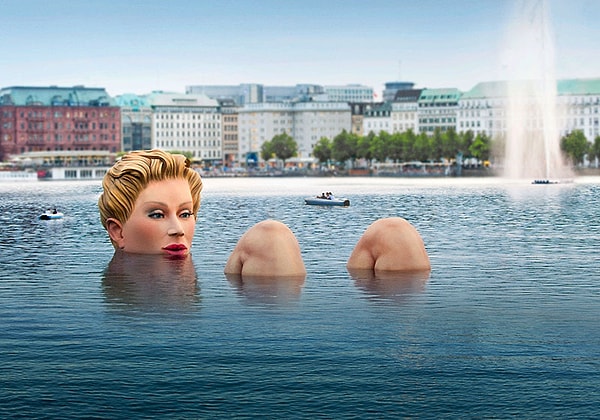 Работа Оливера Восса "Купание красоты"