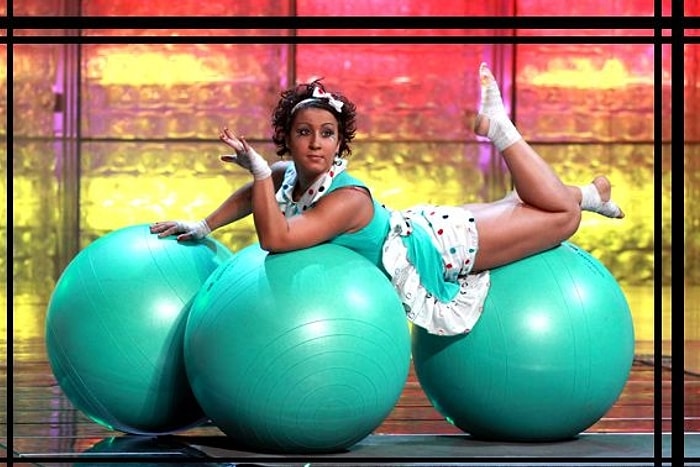 Muhteşem 3 Top Gösterisiyle Herkesi Büyüleyen İnanılmaz Yetenekli Jonglör