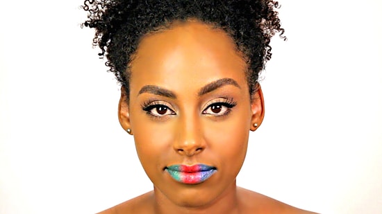 1 Kadın 12 Farklı Ruj Modeli