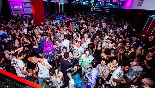 12. Buna rağmen sosyal yaşamın ve gece hayatının durgun olduğunu düşünüyorsanız büyük yanılgılar içindesinizdir a dostlar.