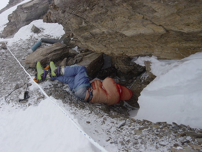 Everest'te Ölü Bulunmuş Bedenler ve Ölüm Nedenleri