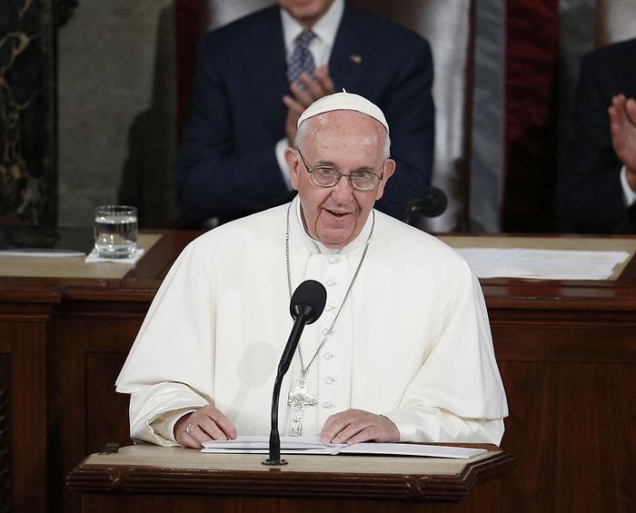 Papa Francis: 'Mültecilerin Yüzlerine Bakmalıyız'