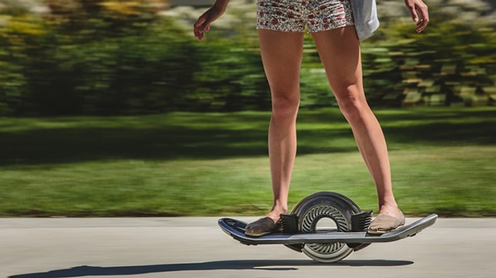 Tek Şarjla 19 Kilometre Gidebilen Tek Tekerlekli Kaykay