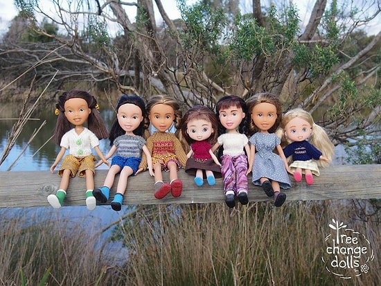 Abartı Makyajlı Oyuncakları Sadeleştirip Daha da Güzelleştiren Kadından 15 Bebek