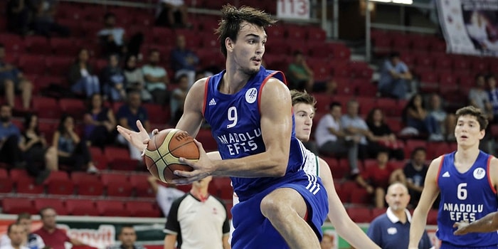 Anadolu Efes'ten Banvit'e İzin Yok