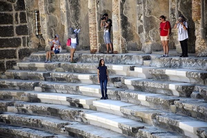 Kültür Bakanlığı'ndan 'Aspendos' Açıklaması: 'Zamanla Orijinal Taşların Rengini Alacak'