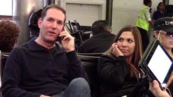 Yanındaki Kişinin Konuşmasına Telefonda Cevap Vermek