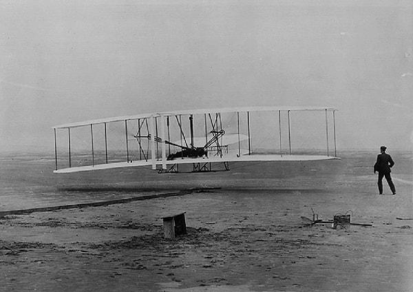 5. Orville ve Wilbur Wright - Uçak