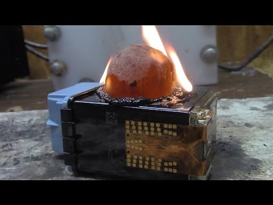 Mürekkepli Kartuşun Üzerine Sıcak Nikel Top Bırakılırsa Ne Olur?