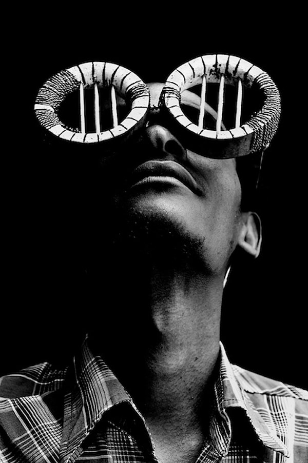 11. Большинство людей считает, что Кабиру правильно делает, что дает вторую жизнь использованной технике.