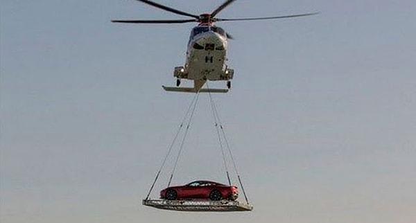 Zenginlerin de zengini olanlar için trafik sorunu bu ülkede yok. Tepenizden helikopterle uçan bir spor araba görürseniz şaşırmayın.