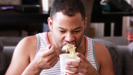 Yemek Yeme Alışkanlıklarınızın Beş Parasız Olduğunuzu Kanıtladığı Anlar