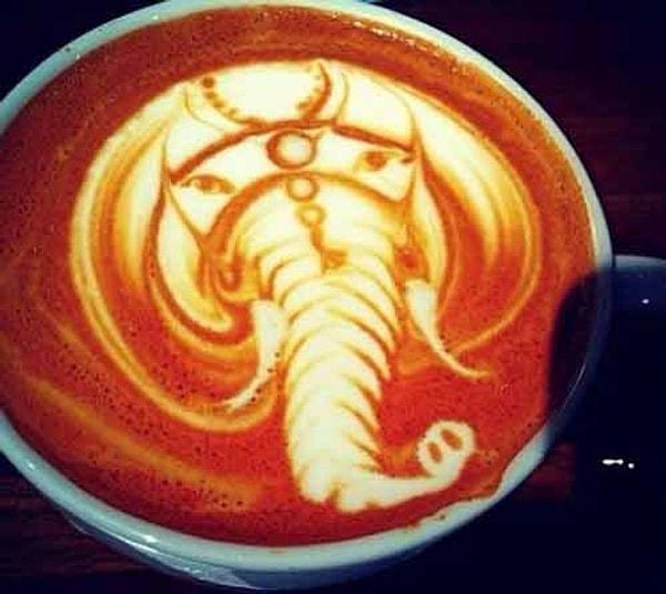 27. Ya da Hindistan'dan kalkıp gelen bir fil, kahvenizde mola verebilir.