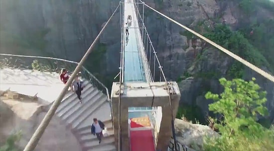 275 Metrelik Cam Tabanlı Köprünün Üzerinde Yürüyüş Yapmaya Ne Dersiniz?