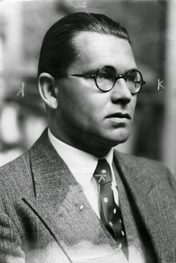T4 Aksiyonu'nun sorumlusu, Nazilerin en yetkili isimlerinden biri olan Philipp Bouhler.