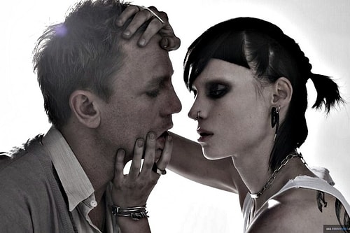 Bizde 'Ejderha Dövmeli Kız' serisi olarak bilinen 'Millennium' serisinin okurları, uzun zamandır Mikael Blomkvist ve Lisbeth Salander ikilisinin kavuşmasını bekliyordu.