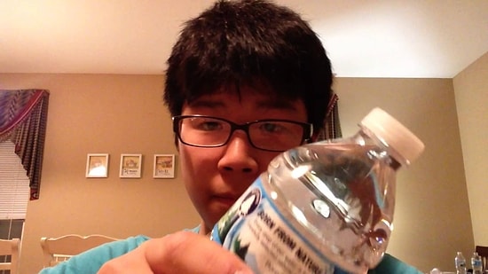 1 Saniye İçinde Bir Şişe Su Nasıl İçilir?