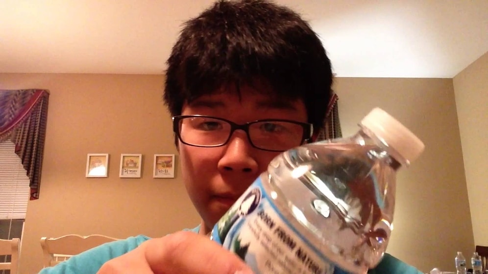 1 Saniye İçinde Bir Şişe Su Nasıl İçilir?