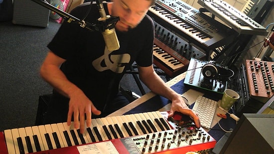 Daft Punk'ın "Harder Better Faster Stronger" Parçasını Bir de Bu Piyanistten Dinleyin!