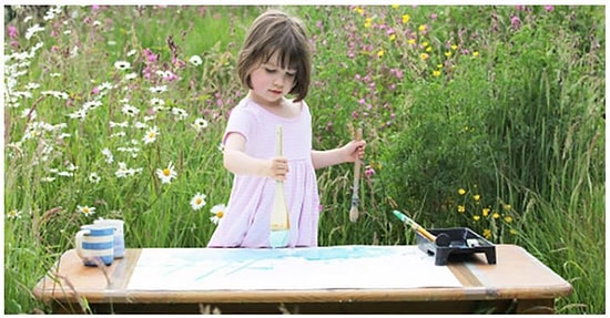 4 Yaşındaki Otizmli Kız Konuşamasa da Yaptığı Olağanüstü Resimlerle Tüm Dünyada Ses Getiriyor!