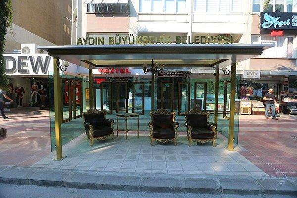 Aydın'da büyükşehir belediyesinin "Cumhuriyet Dönemi" mimarisiyle düzenlediği duraklar kullanılmaya başlanmış