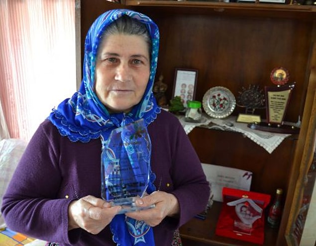 Tüm bu zahmetler ona New York'tan “Sinemada en iyi Avrasyalı Kadın Sanatçı” ödülünü getirmiş!