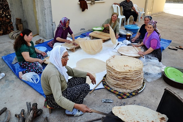Ümmiye Koçak, insanın kendini kendini geliştirerek ne noktaya getirebileceğinin canlı bir örneği.