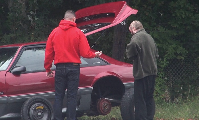 Yolda Kalan Adama Yardıma Gelenin İnanılmaz Hikayesi | Sosyal Deney İçerir