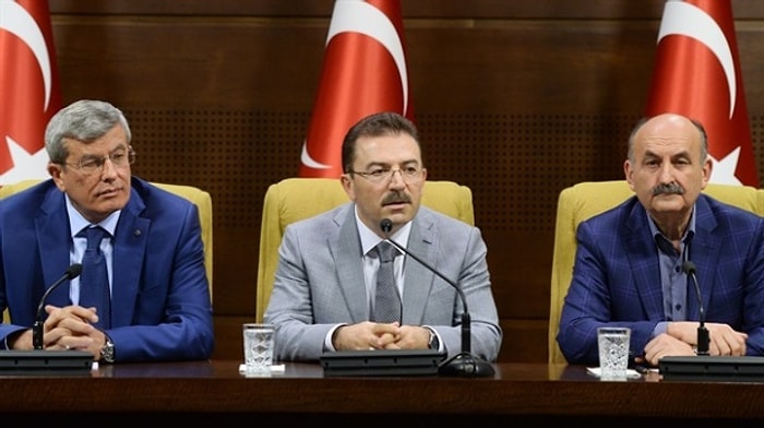 'İstifa Edecek misiniz?' Sorusuna "Gülümseyen" Bakan Büyük Tartışma Yarattı!