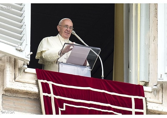 "Sevgili Türkiye İçin Dua Ediyorum, Acı Duyuyorum"