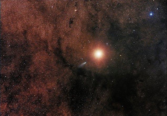 31. Comet C/2013 A1 alongside Mars – Sebastian Voltmer